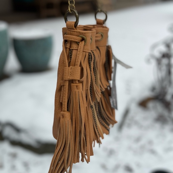 AUTOGRAPHED Carlos Santana drawstring Crossbody bag and collectible keychain - Picture 2 of 12